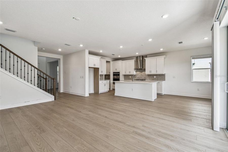 Spacious, unfurnished interior of a new home in Hawkstone, Sarasota (Image 50).