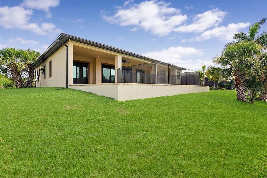 Exterior details and patio area of a home in , Port Charlotte (Image 33).