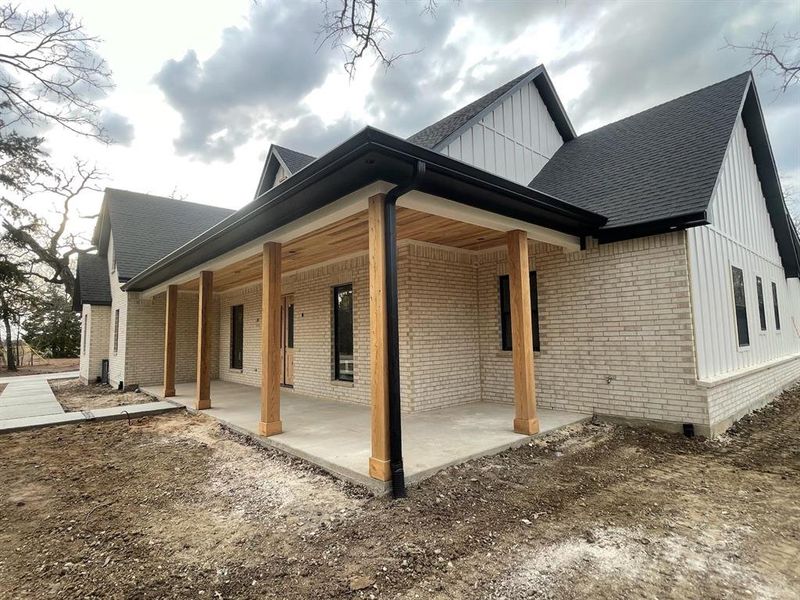 Image 8 of a home in .