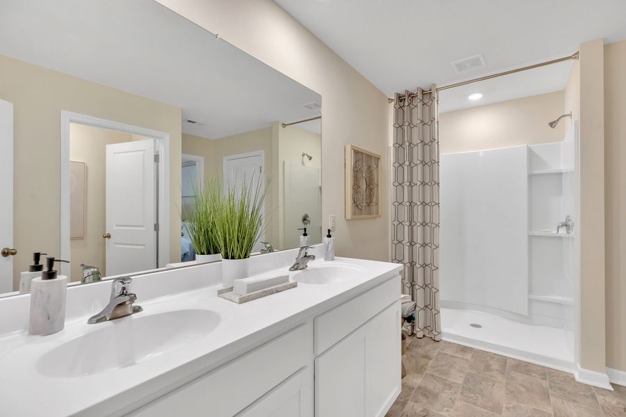 Representative furnished interior of a home built from the Elston by D.R. Horton in Johnson Farms, Greeneville (Image 17).