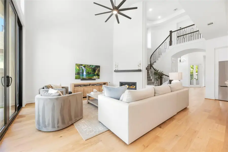 Furnished interior view inside a new home in Sienna, Missouri City (Image 19).