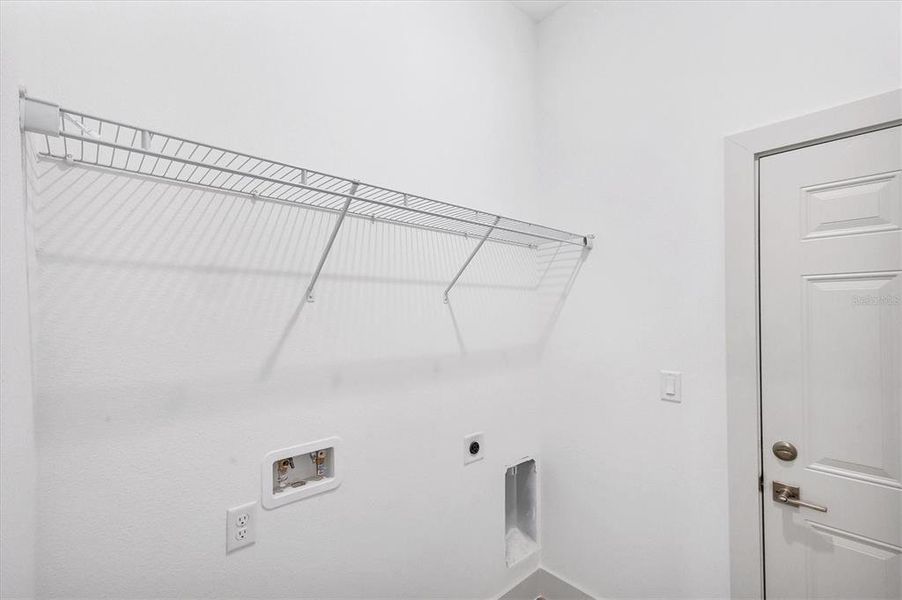 Spacious, unfurnished interior of a new home in , Port Charlotte (Image 28).