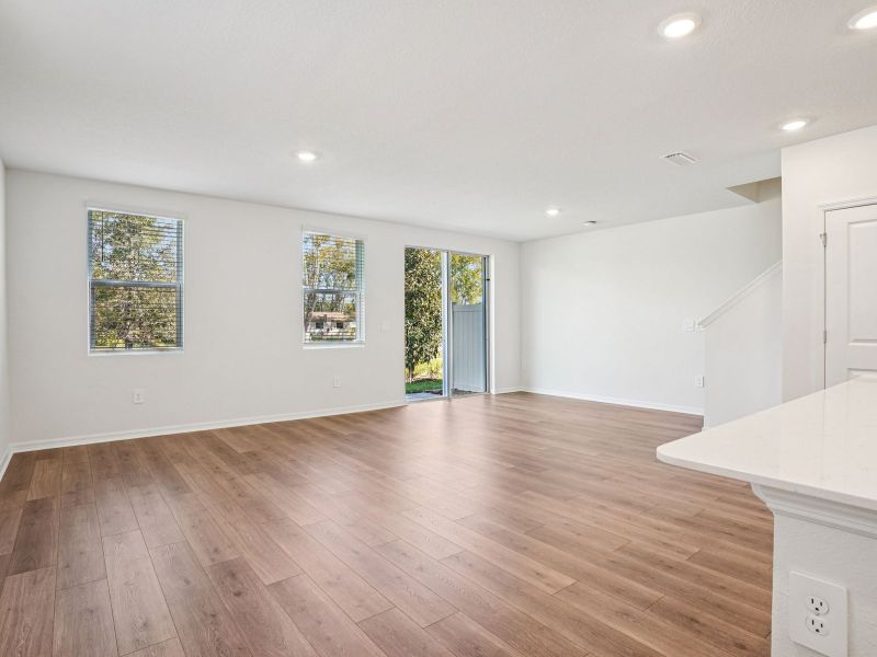 Spacious, unfurnished interior of a new home in The Meadow at Crossprairie Townes, St. Cloud (Image 8).