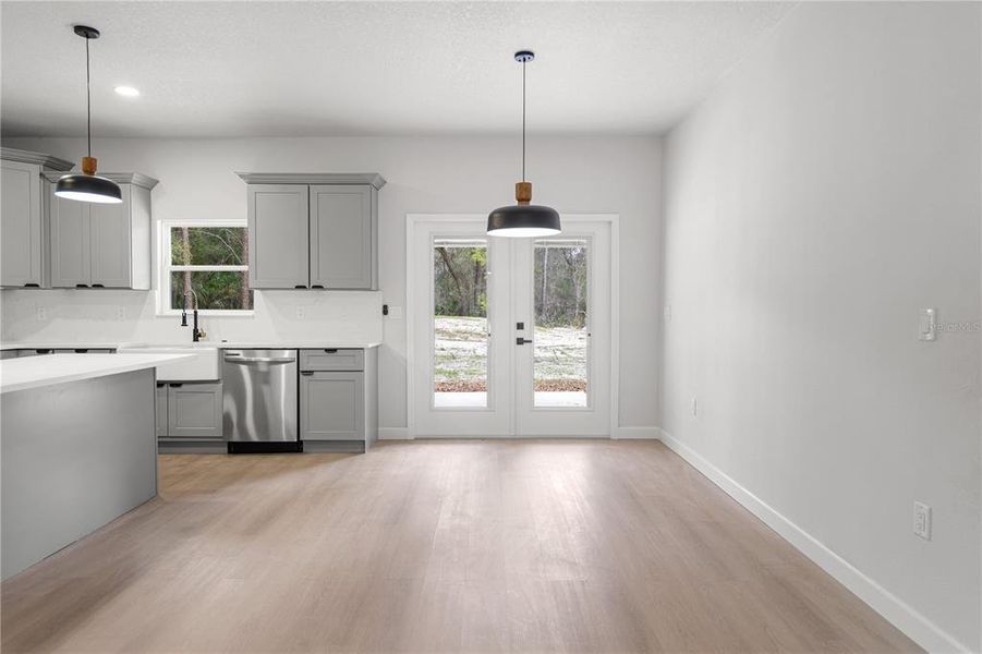 Spacious, unfurnished interior of a new home in , Chiefland (Image 17).