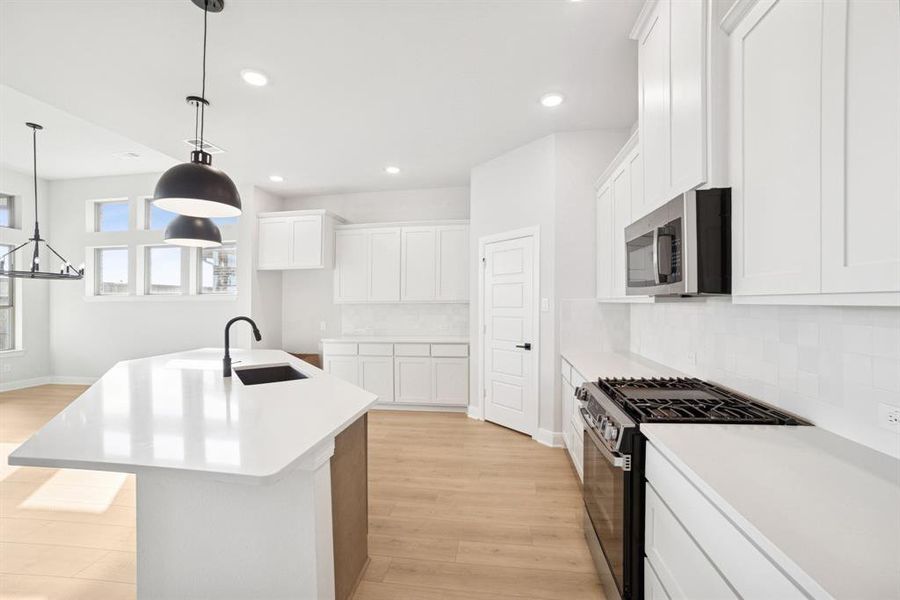 Furnished interior view inside a new home in Creekshaw – Classic, Royse City (Image 5).