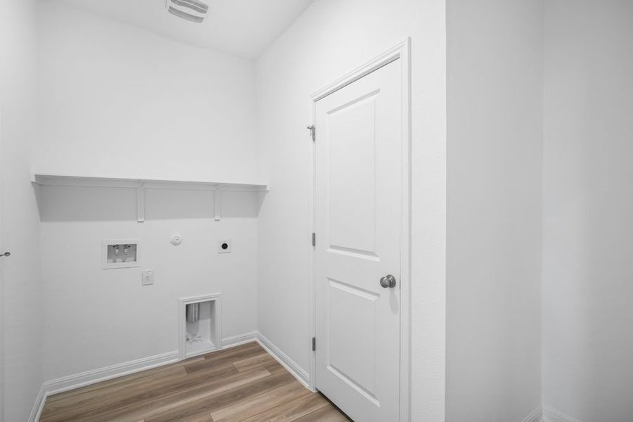 Spacious, unfurnished interior of a new home in Lisso 50s, Pflugerville (Image 12).