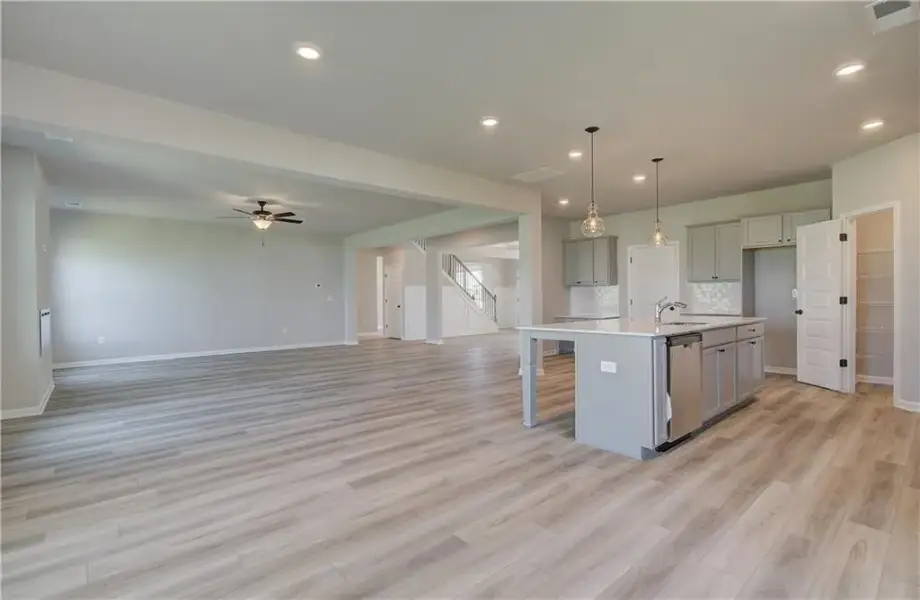 Spacious, unfurnished interior of a new home in Brighton, Locust Grove (Image 27).