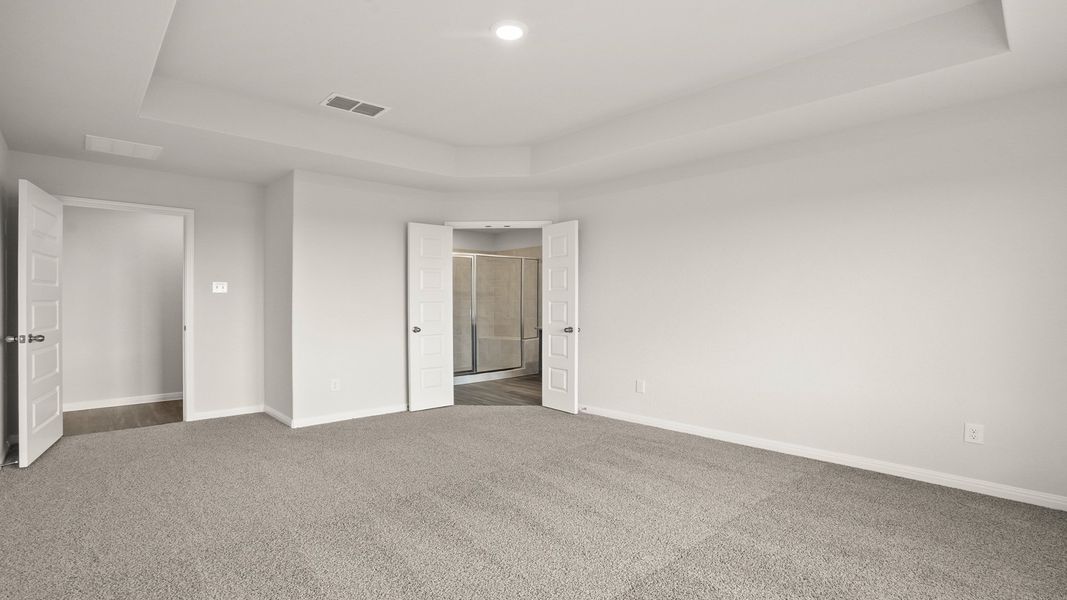 Spacious, unfurnished interior of a new home in Hunters Ranch, San Antonio (Image 19). Spacious, unfurnished interior of a new home in Hunters Ranch, San Antonio (Image 19).