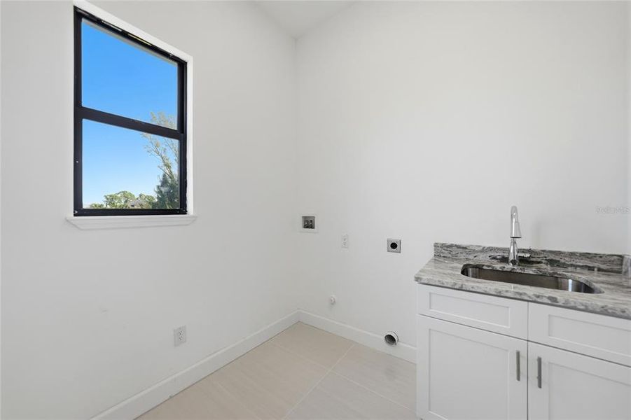 Spacious, unfurnished interior of a new home in , Port Charlotte (Image 43).