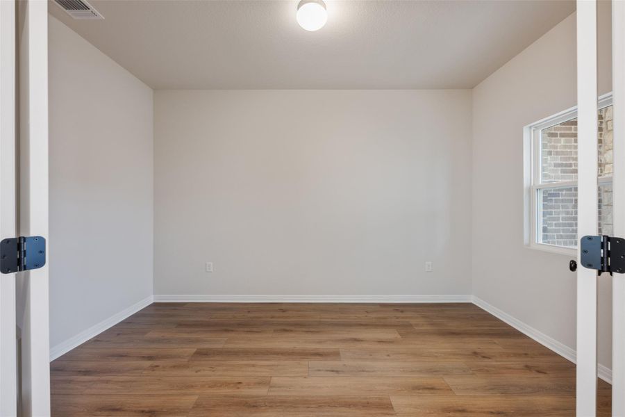 Spacious, unfurnished interior of a new home in Rolling Glen, Hutto (Image 13). Spacious, unfurnished interior of a new home in Rolling Glen, Hutto (Image 13).