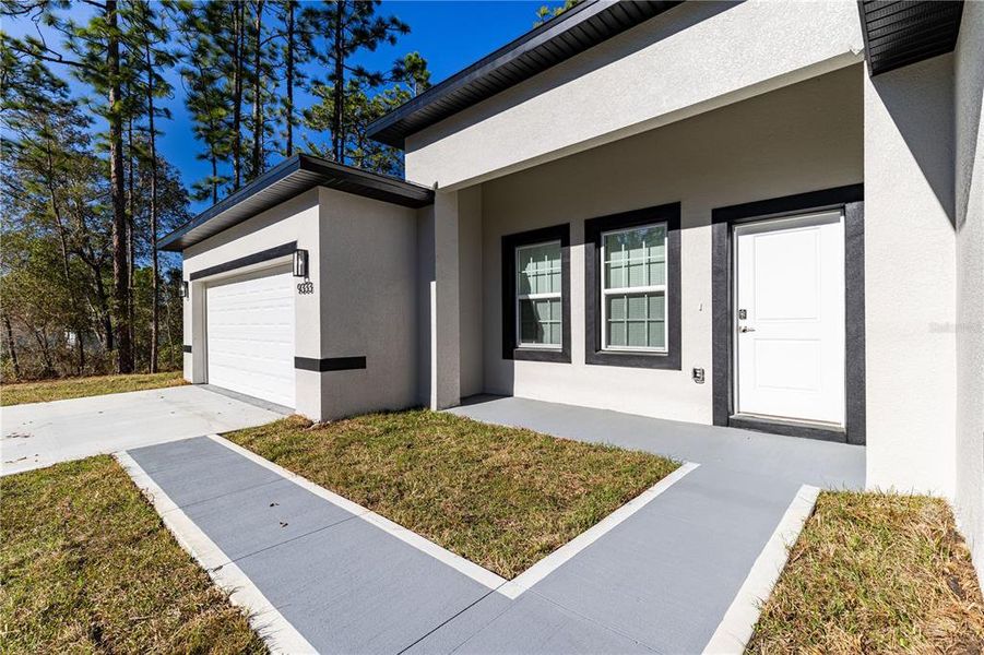 Exterior details and patio area of a home in , Citrus Springs (Image 22).