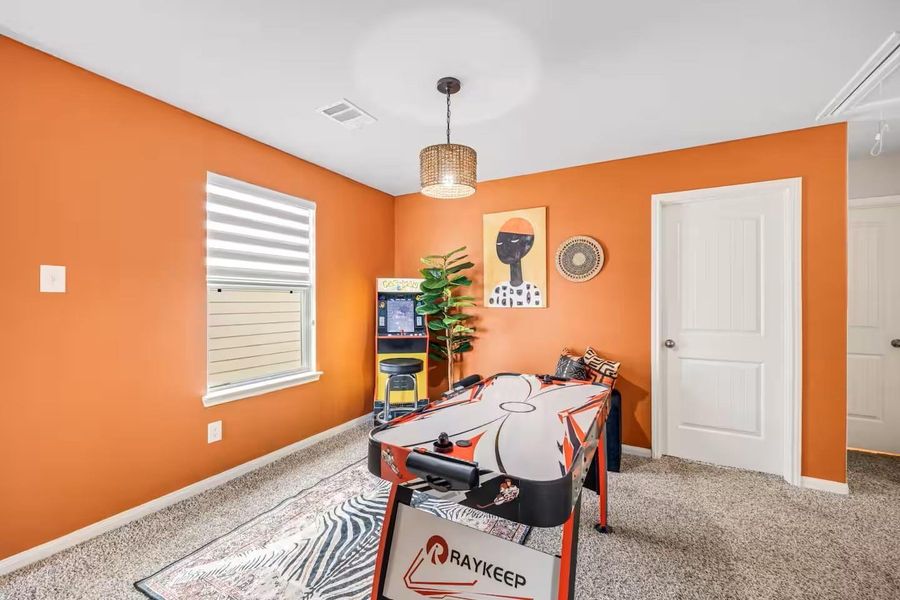 Image 33 of a home in Imperial Heights. Image 33 of a home in Imperial Heights.