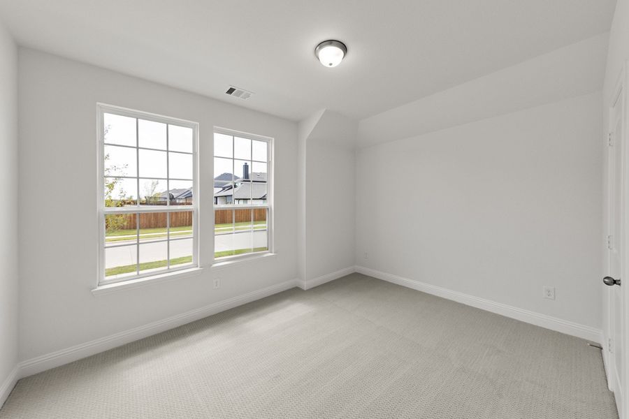 Spacious, unfurnished interior of a new home in Creekview Meadows, Pilot Point (Image 29).