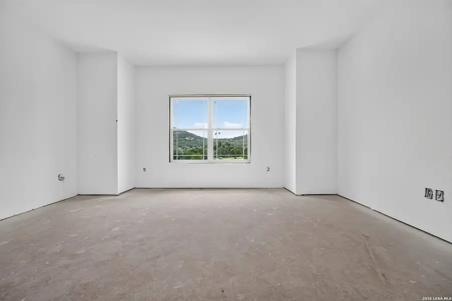 Spacious, unfurnished interior of a new home in , Marble Falls (Image 3).