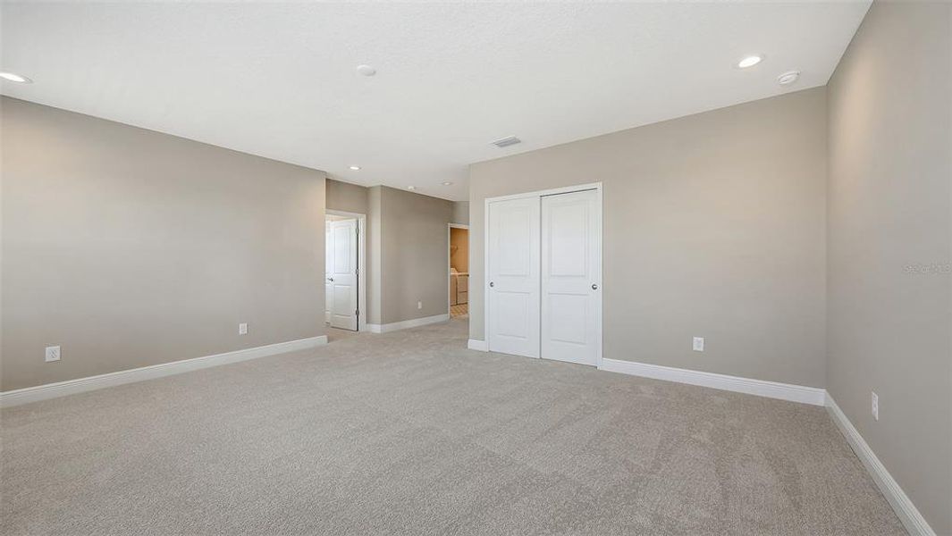 Spacious, unfurnished interior of a new home in Palm Grove, Lakewood Ranch (Image 29). Spacious, unfurnished interior of a new home in Palm Grove, Lakewood Ranch (Image 29).