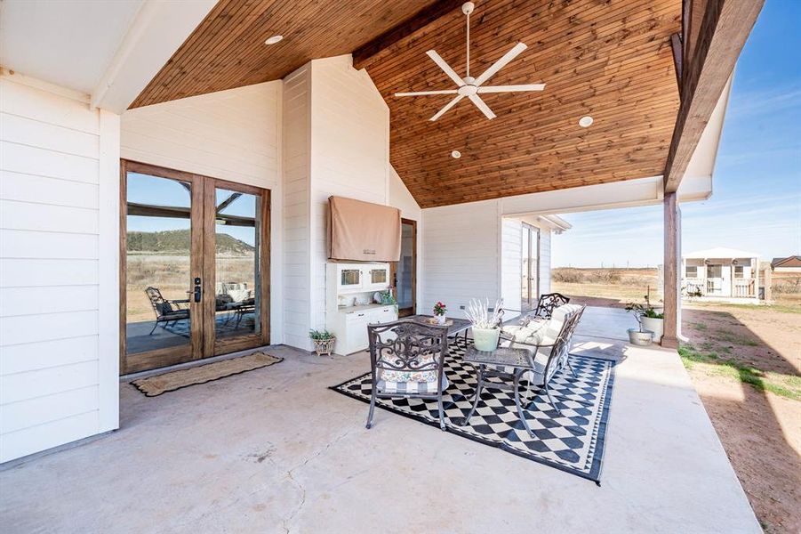 Exterior details and patio area of a home in , Abilene (Image 20).
