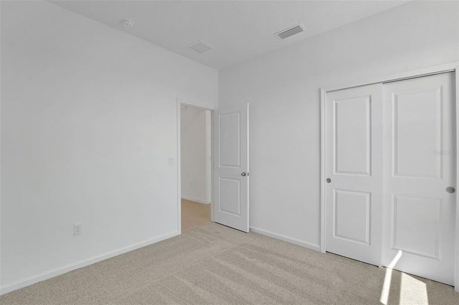 Spacious, unfurnished interior of a new home in Willowbrook North, Winter Haven (Image 24).