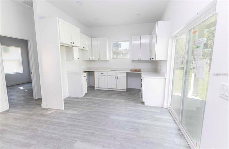 Spacious, unfurnished interior of a new home in , Lake Panasoffkee (Image 11).