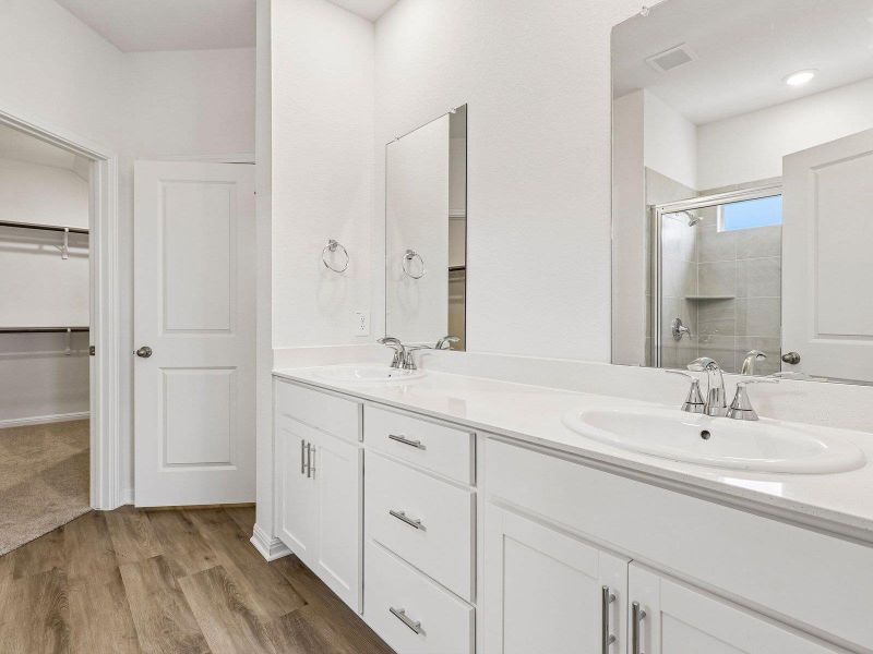 Photo is not of the actual home, but is an inspirational photo of builder’s model home and may depict options, furnishings, and/or decorator features that are not included Photo is not of the actual home, but is an inspirational photo of builder’s model home and may depict options, furnishings, and/or decorator features that are not included