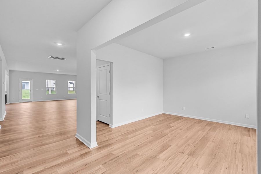 Spacious, unfurnished interior of a new home in Hanes Lake, Winston-Salem (Image 17).