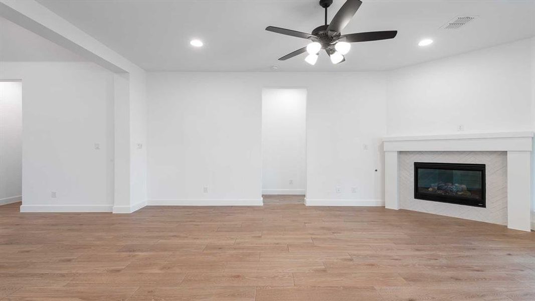 Spacious, unfurnished interior of a new home in Devonshire 55', Forney (Image 11). Spacious, unfurnished interior of a new home in Devonshire 55', Forney (Image 11).