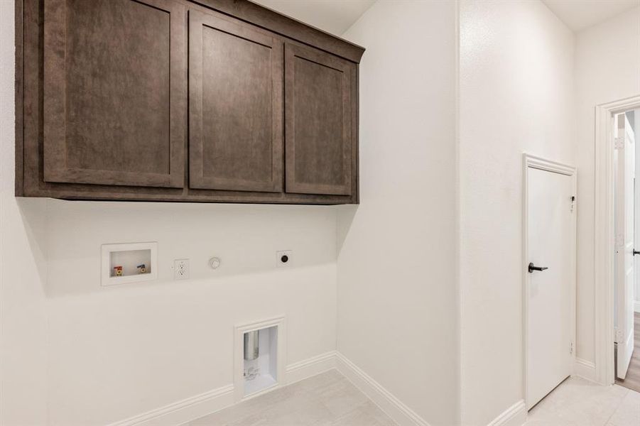 Furnished interior view inside a new home in West Crossing, Anna (Image 14).