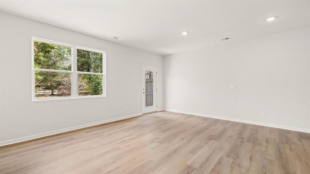 Spacious, unfurnished interior of a new home in Roseleigh Park, Douglasville (Image 18).