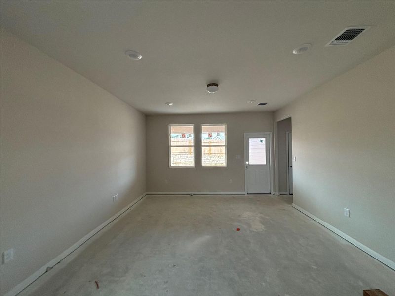 Spacious, unfurnished interior of a new home in Covered Bridge, Hutto (Image 10). Spacious, unfurnished interior of a new home in Covered Bridge, Hutto (Image 10).