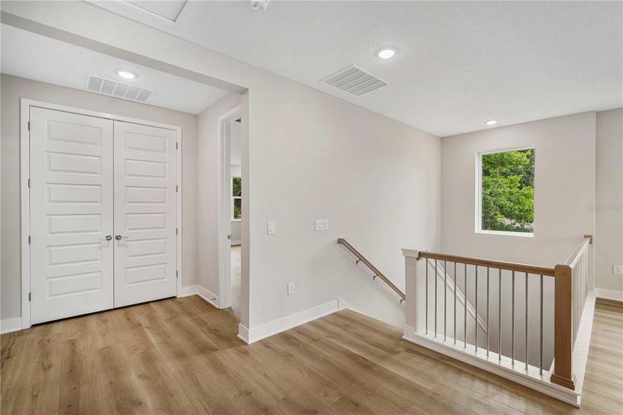 Spacious, unfurnished interior of a new home in , Tampa (Image 27).