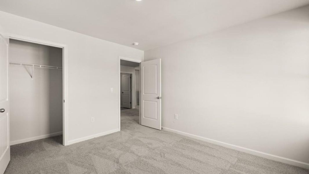 Spacious, unfurnished interior of a new home in Falcon Landing, Gainesville (Image 18).