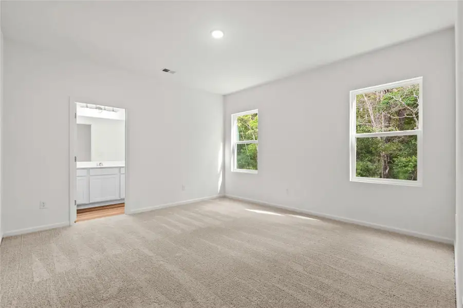 Spacious, unfurnished interior of a new home in Castlewood South, Taylor (Image 5). Spacious, unfurnished interior of a new home in Castlewood South, Taylor (Image 5).
