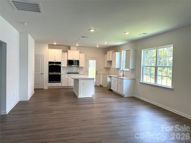 Spacious, unfurnished interior of a new home in Roselyn, Lancaster (Image 4). Spacious, unfurnished interior of a new home in Roselyn, Lancaster (Image 4).