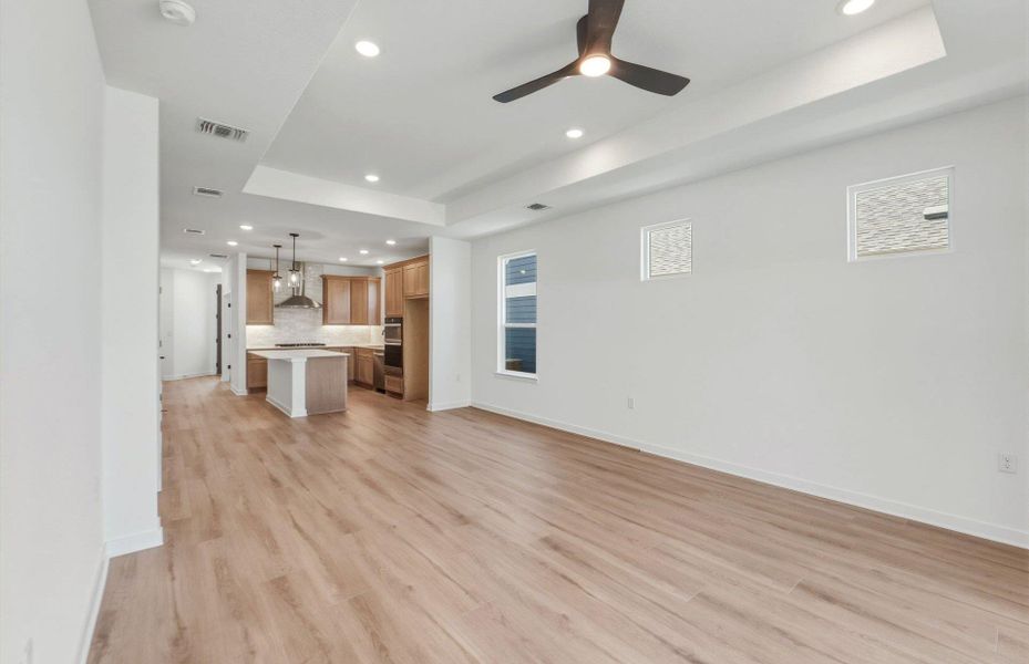 Spacious, unfurnished interior of a new home in Sun City Texas, Georgetown (Image 13).