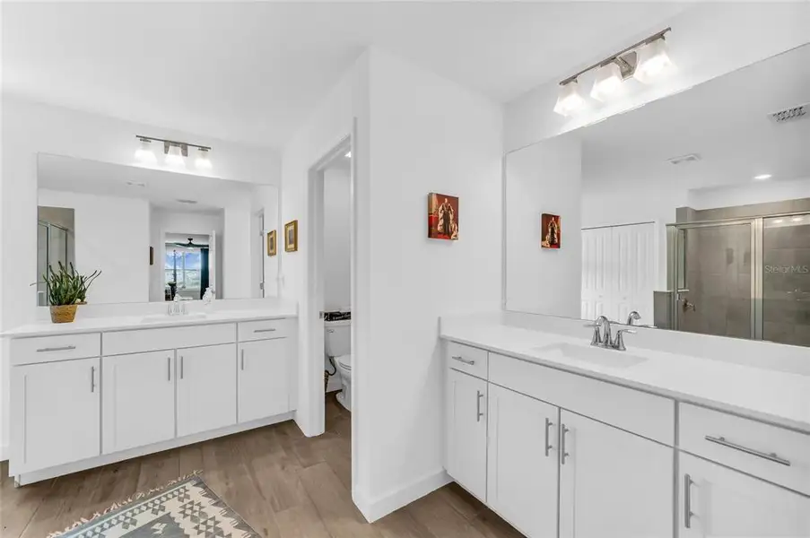 Furnished interior view inside a new home in , Lakewood Ranch (Image 47).