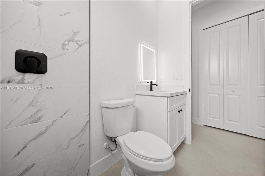 Furnished interior view inside a new home in , Lehigh Acres (Image 6). Furnished interior view inside a new home in , Lehigh Acres (Image 6).