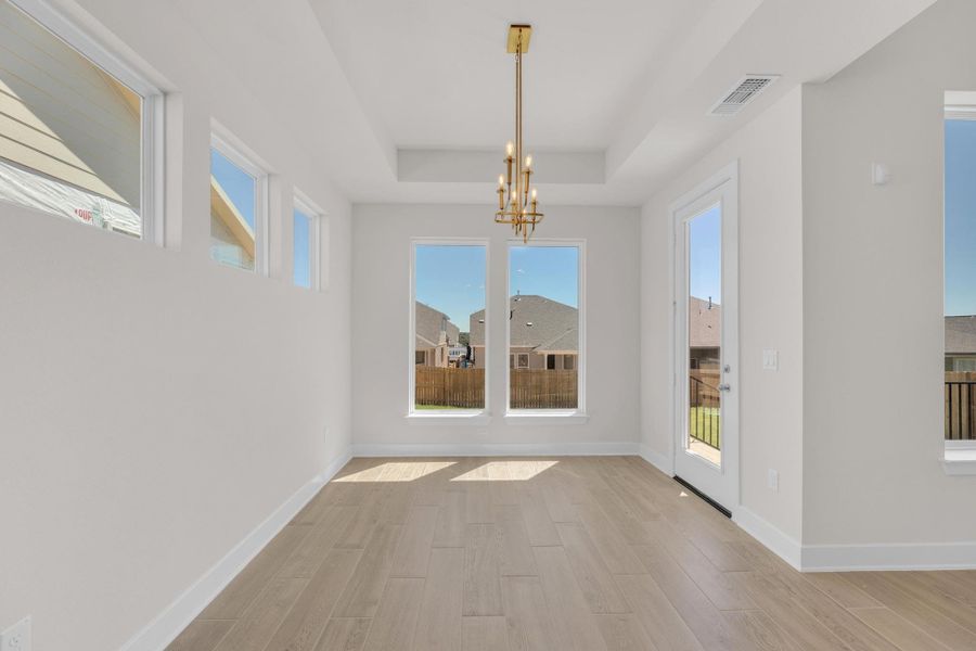 Spacious, unfurnished interior of a new home in Nolina, Georgetown (Image 19).