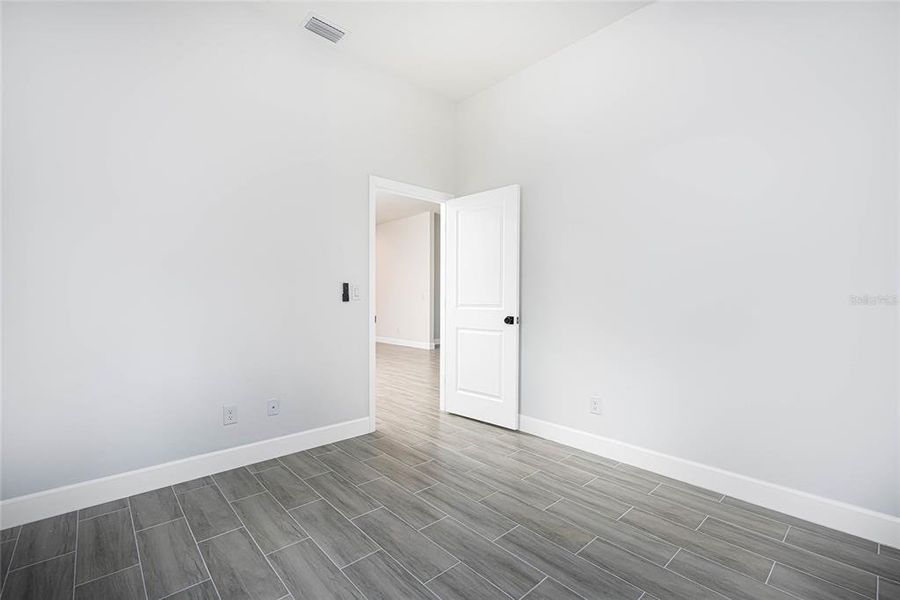 Spacious, unfurnished interior of a new home in , Rotonda West (Image 39).