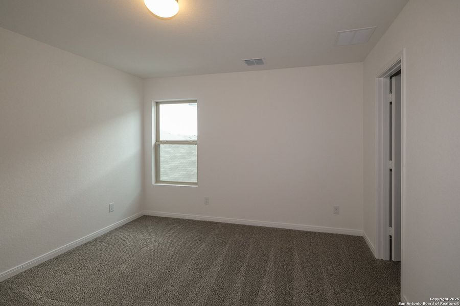 Spacious, unfurnished interior of a new home in Winding Brook, San Antonio (Image 16). Spacious, unfurnished interior of a new home in Winding Brook, San Antonio (Image 16).