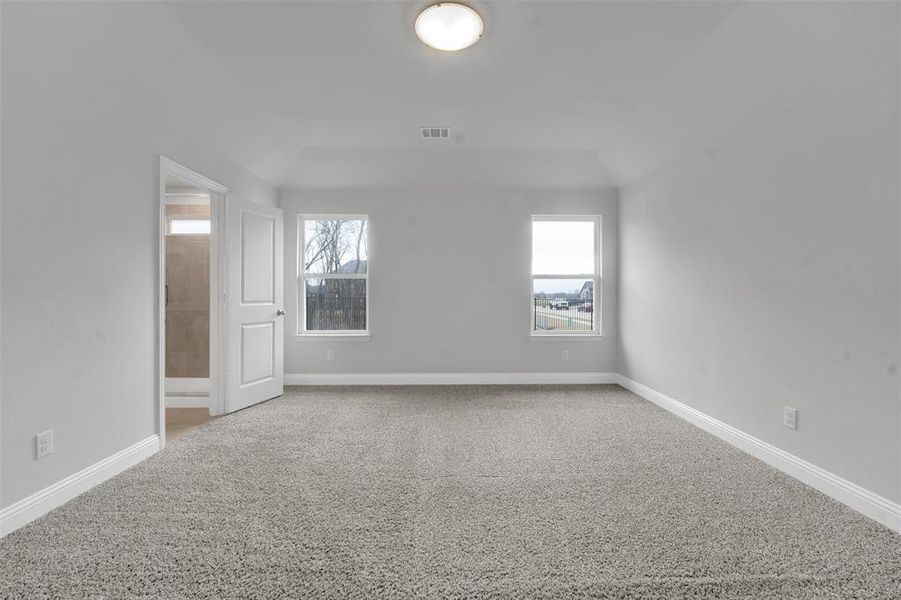 Spacious, unfurnished interior of a new home in , Princeton (Image 19).