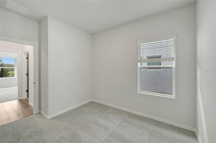 Spacious, unfurnished interior of a new home in Eastlyn, Bradenton (Image 16).