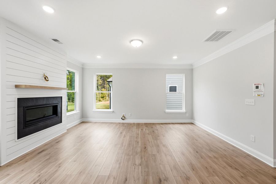 Spacious, unfurnished interior of a new home in Caldwell Forest, Charlotte (Image 17).