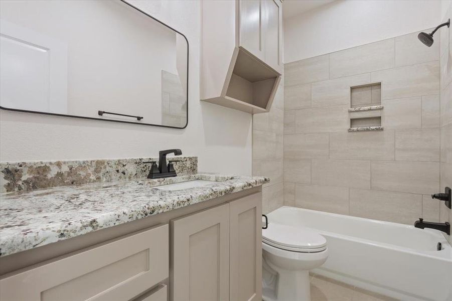 Furnished interior view inside a new home in , Riesel (Image 13).