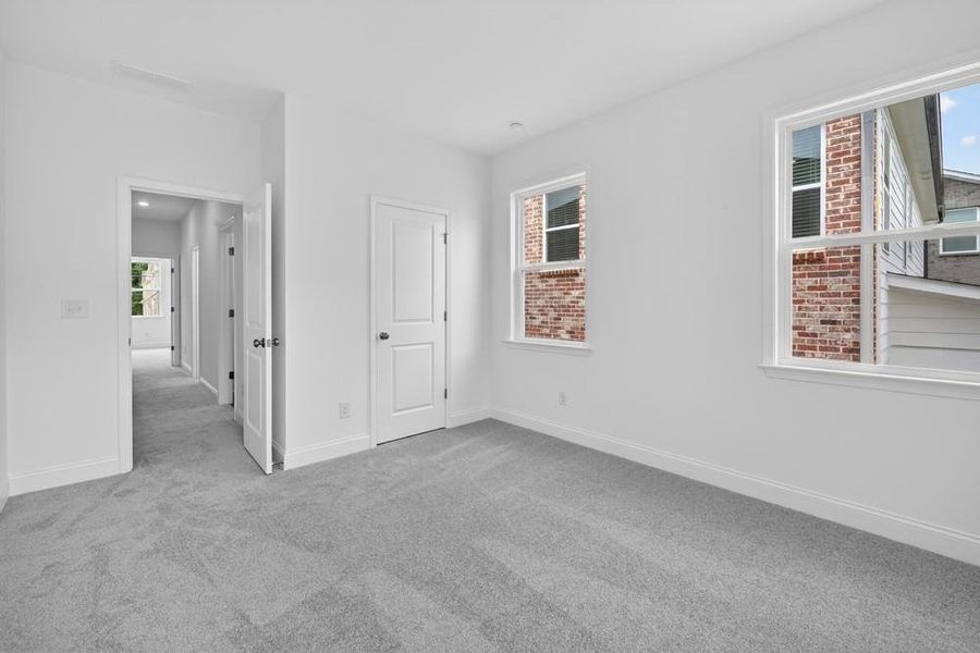 Spacious, unfurnished interior of a new home in Auburn Glen, Dacula (Image 24).