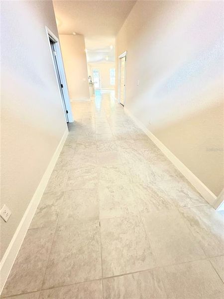 Spacious, unfurnished interior of a new home in Oak Hill Plantation, Ocala (Image 9). Spacious, unfurnished interior of a new home in Oak Hill Plantation, Ocala (Image 9).