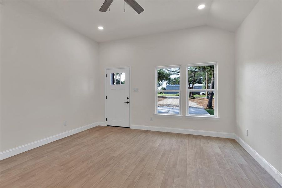 Spacious, unfurnished interior of a new home in , Mineral Wells (Image 30).