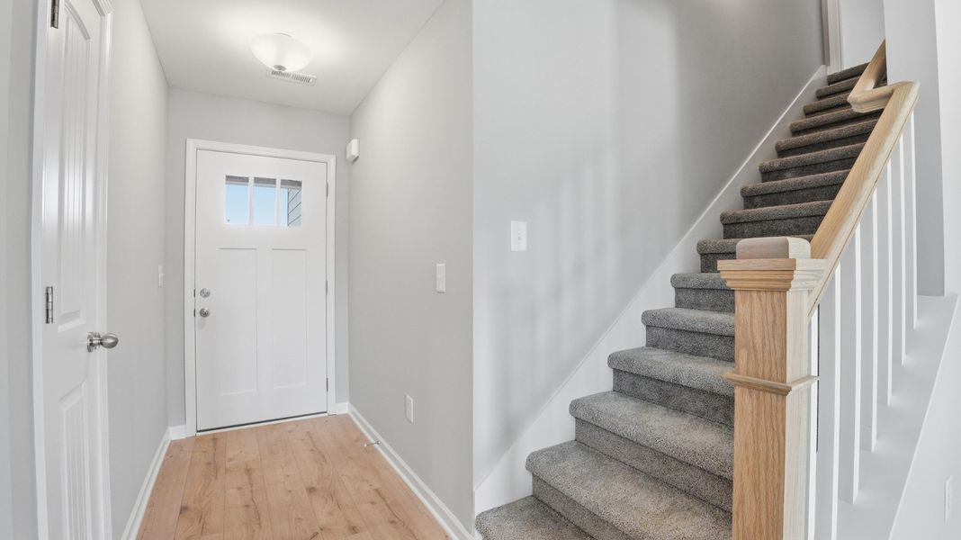 Spacious, unfurnished interior of a new home in Stillwater, Tullahoma (Image 8).