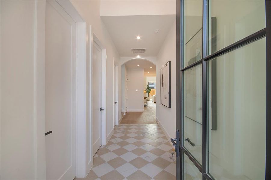 Spacious, unfurnished interior of a new home in , Dallas (Image 23).