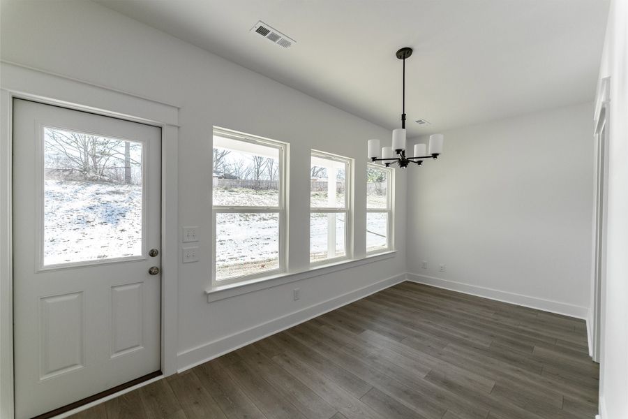 Spacious, unfurnished interior of a new home in Brush Creek, Fairview (Image 38).