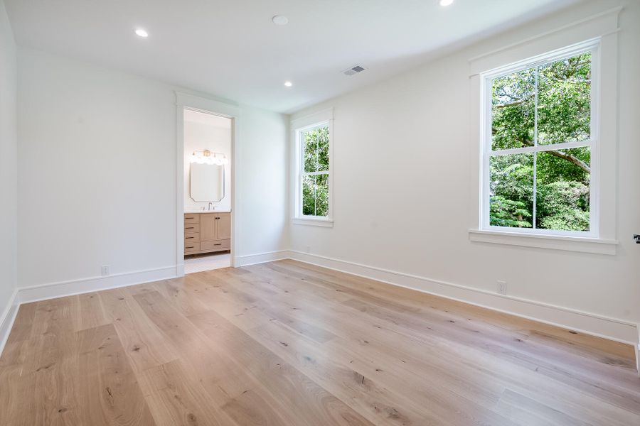 Spacious, unfurnished interior of a new home in , Mount Pleasant (Image 49).