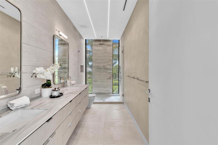 Furnished interior view inside a new home in , Miami Beach (Image 8).